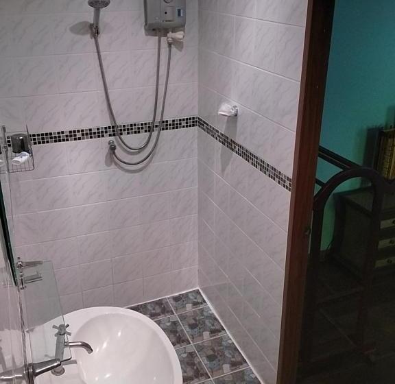 ペンション Jonnie S Riverside Resort