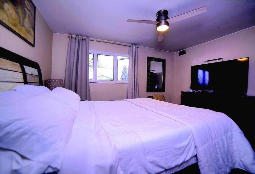 بنسيون King Suite On 16th Ave