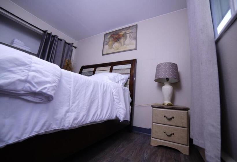 بنسيون King Suite On 16th Ave