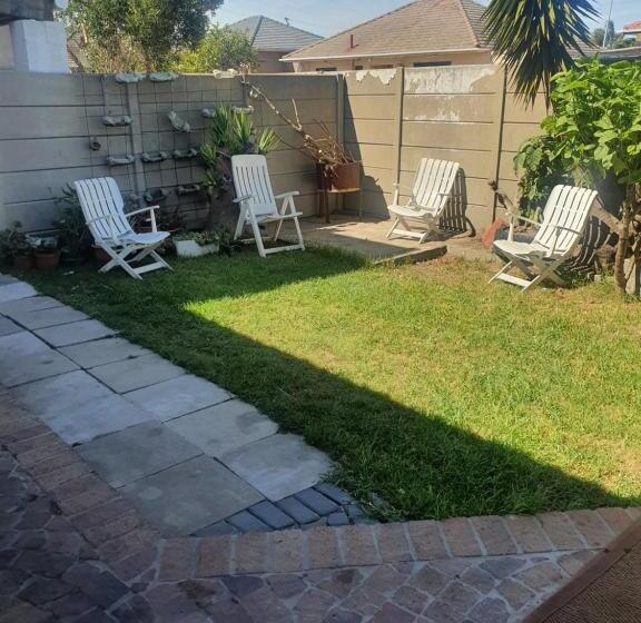 פנסיון Ludinz Guest House