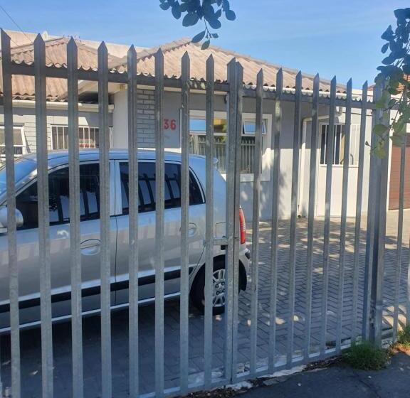 פנסיון Ludinz Guest House