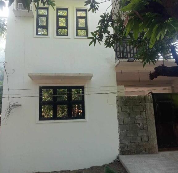 펜션 Manel Guest House