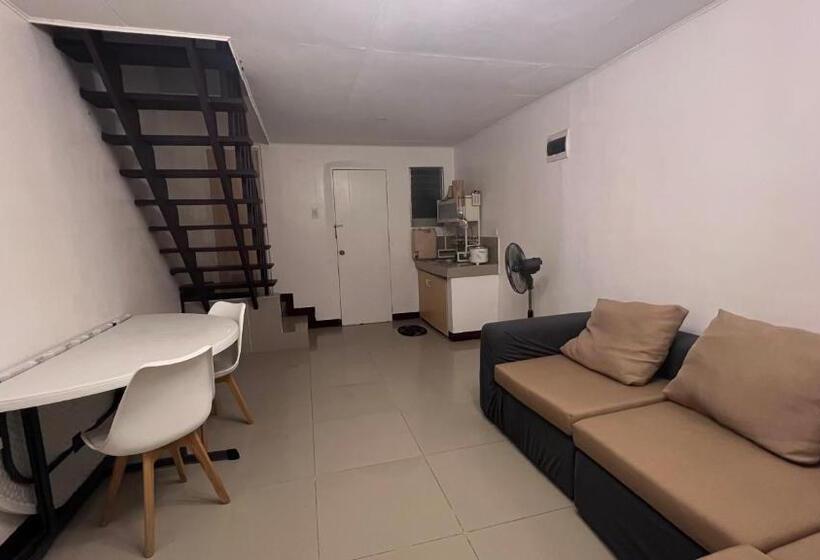 פנסיון Orilla Transient 1