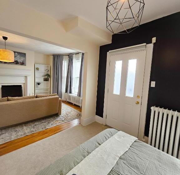 بنسيون Ottawa Downtown Cozy Guesthouse