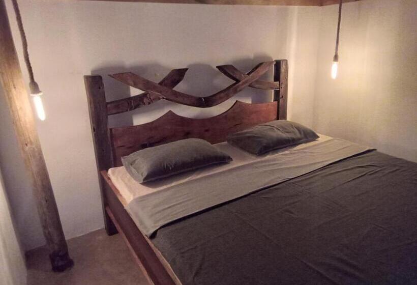 پانسیون Pongwe Eco Lodge And Kitten Paradise