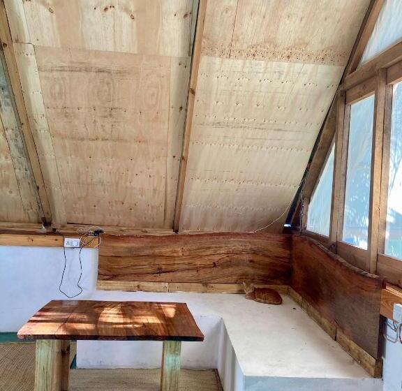 پانسیون Pongwe Eco Lodge And Kitten Paradise