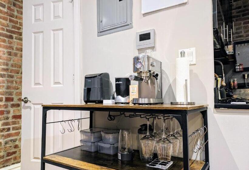 پانسیون Lovely Room At 3 Bedroom Apt At The Heart Of East Village