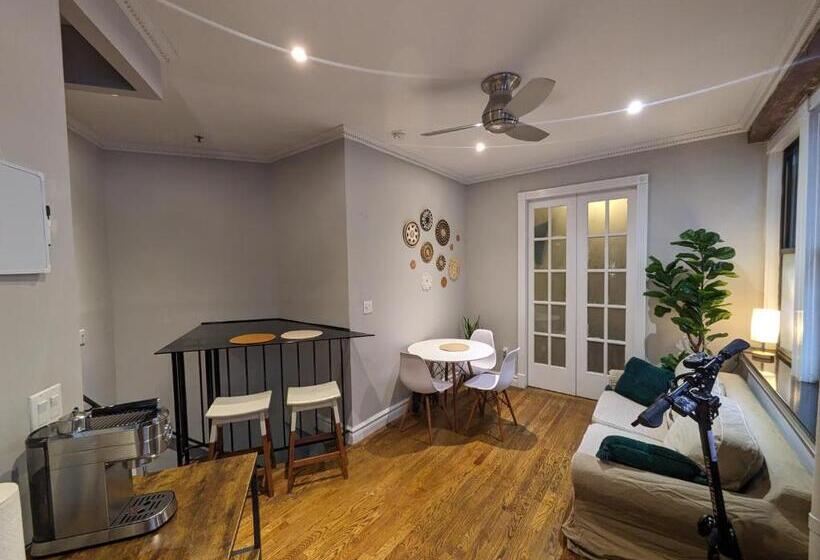 پانسیون Lovely Room At 3 Bedroom Apt At The Heart Of East Village