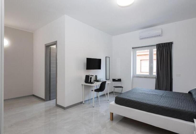 פנסיון Travelershome Ciampino Airport Guesthouse 600m To Airport