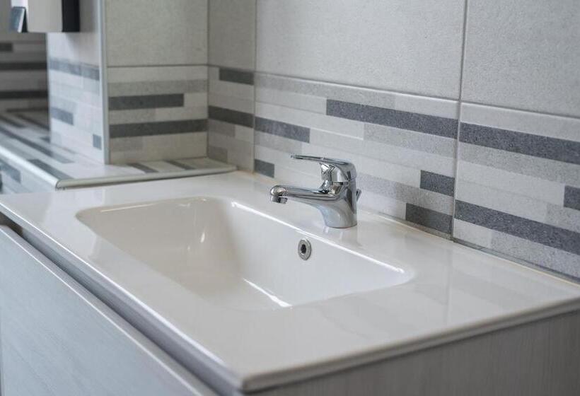 פנסיון Travelershome Ciampino Airport Guesthouse 600m To Airport