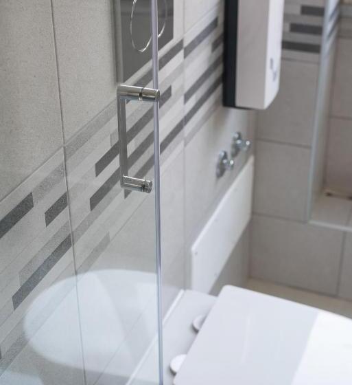 פנסיון Travelershome Ciampino Airport Guesthouse 600m To Airport