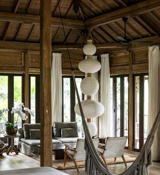 פנסיון Umah Cengkeh Villa