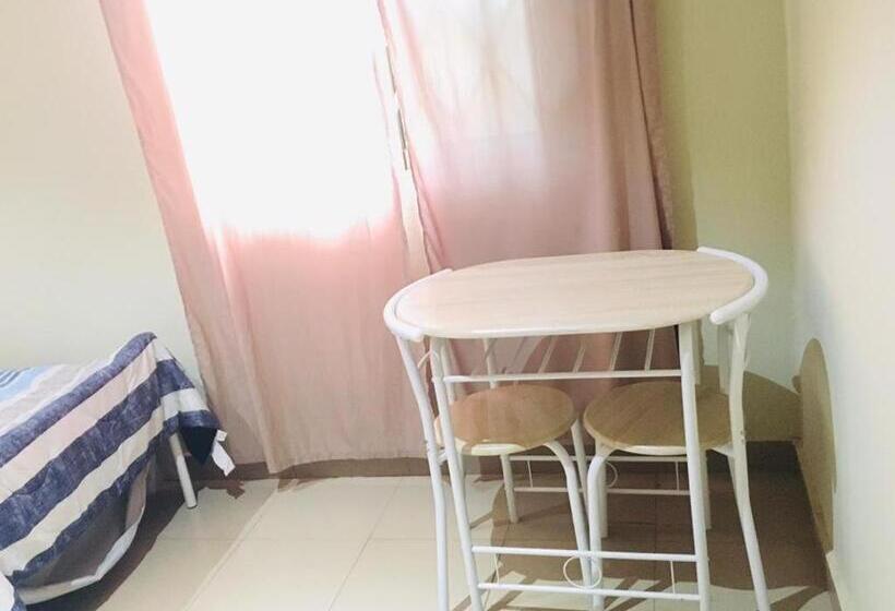 پانسیون Villa At Grace