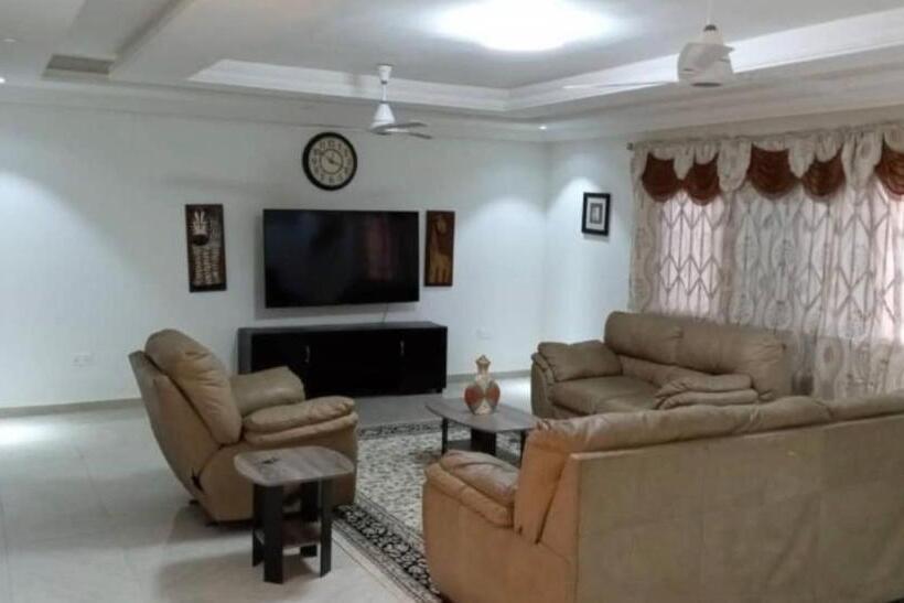 پانسیون Villa At Grace