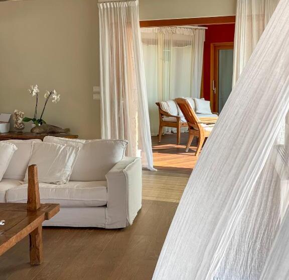 ペンション Villa Elvira Suite Carrubo