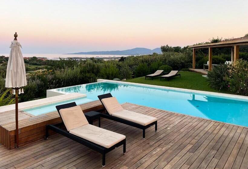 ペンション Villa Elvira Suite Carrubo