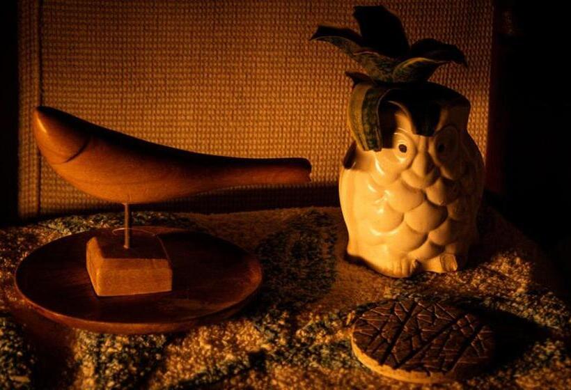 Shanti Hostel And Cafe With Pool