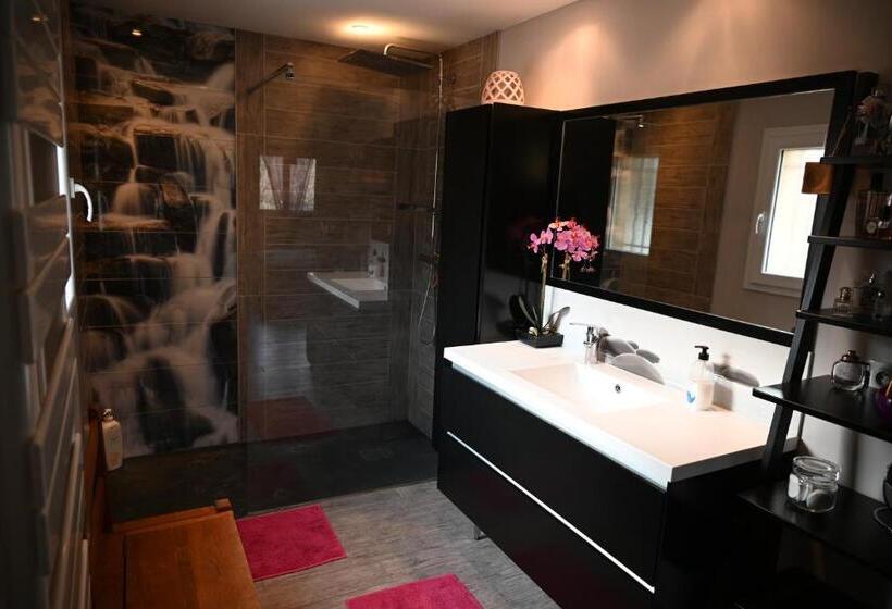 مبيت وإفطار A L Orée Du Bois