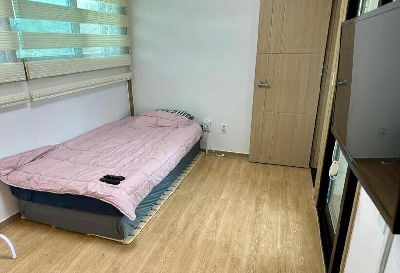 Bed and Breakfast Fullhouse 6to10