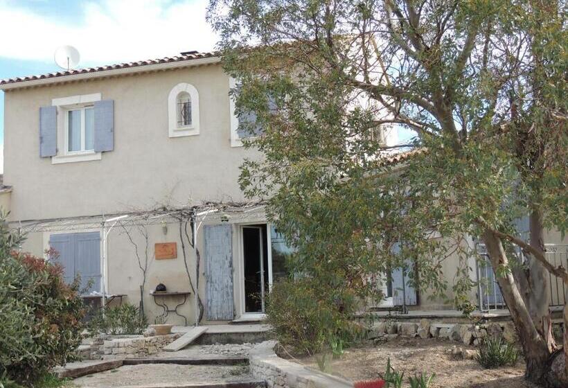 مبيت وإفطار Mas De Torine