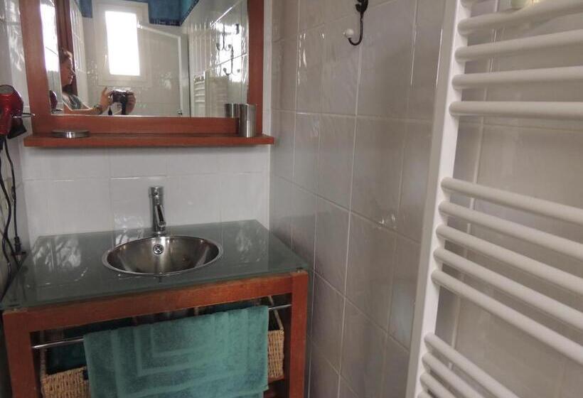 مبيت وإفطار Mas De Torine