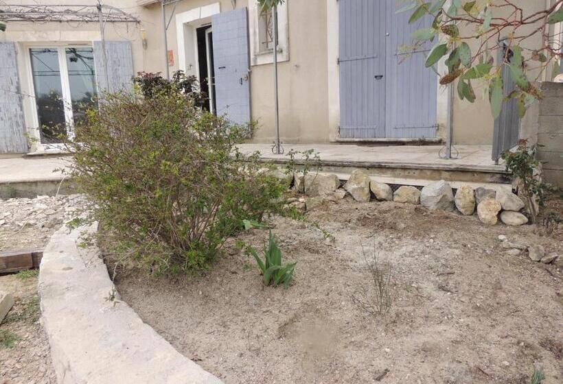 مبيت وإفطار Mas De Torine