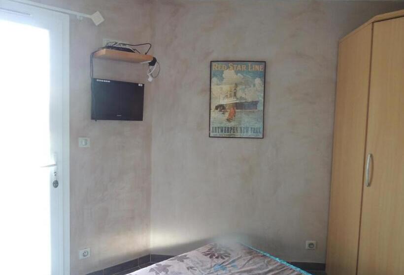 مبيت وإفطار Mas De Torine