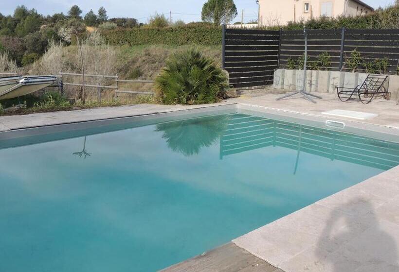 مبيت وإفطار Mas De Torine