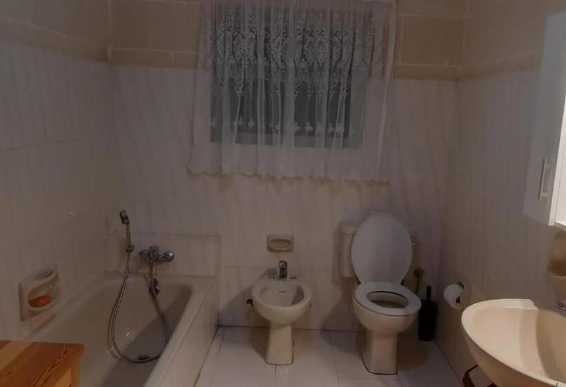 تختخواب و صبحانه Ramla