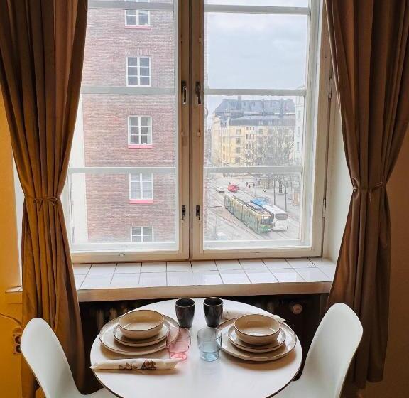 住宿加早餐  Your Chic Vibrant Airbnb