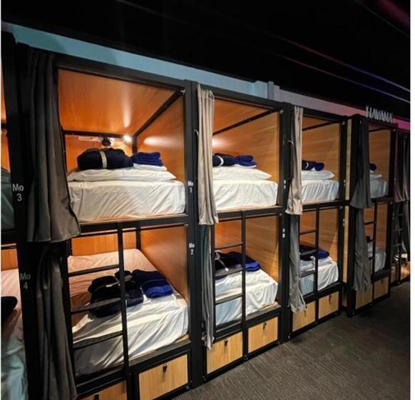 Capsuleaccom Hostel