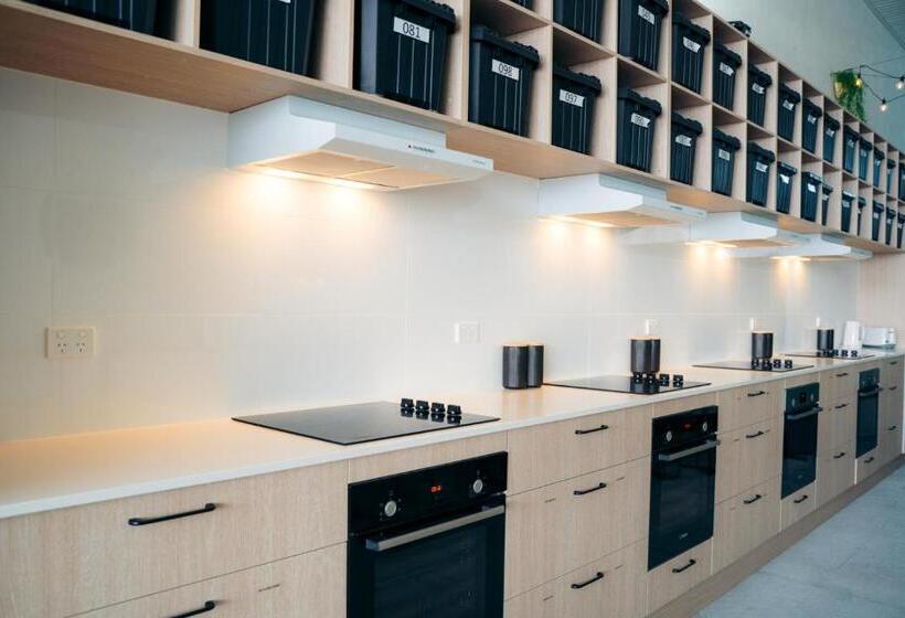 Capsuleaccom Hostel
