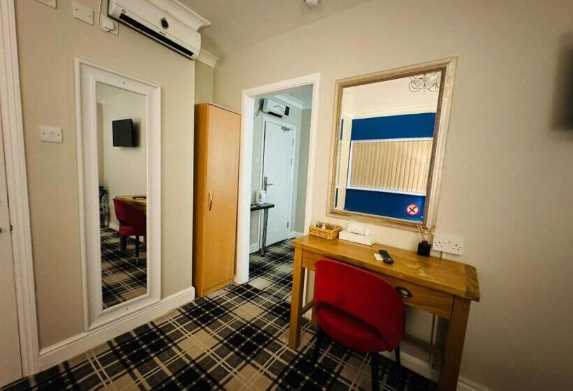 Отель 4 Sisters Inn