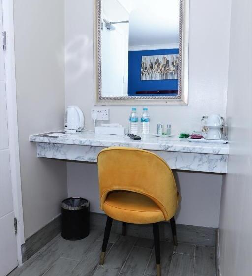 Отель 4 Sisters Inn