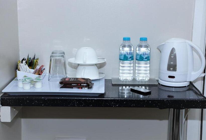 Отель 4 Sisters Inn