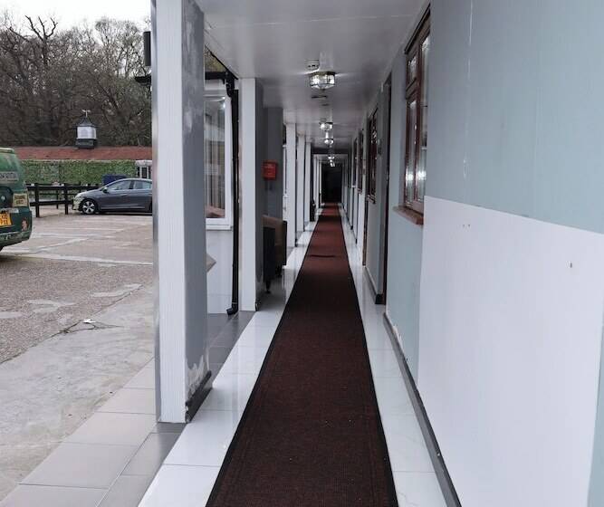 Отель 4 Sisters Inn