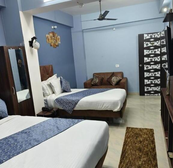 Fabhotel Dream Palace