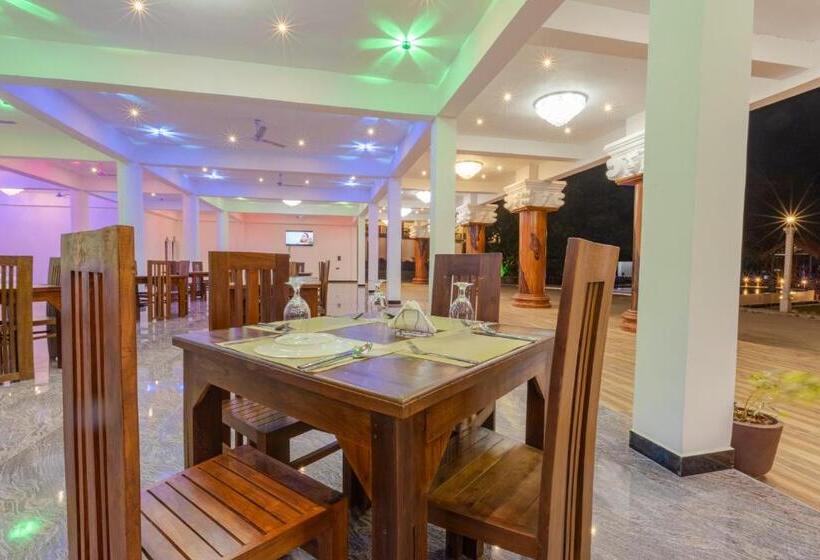 Hotel Elysia Sigiriya