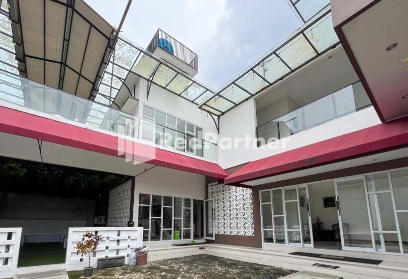 호텔 Griya Borobudur Malang Syariah Redpartner