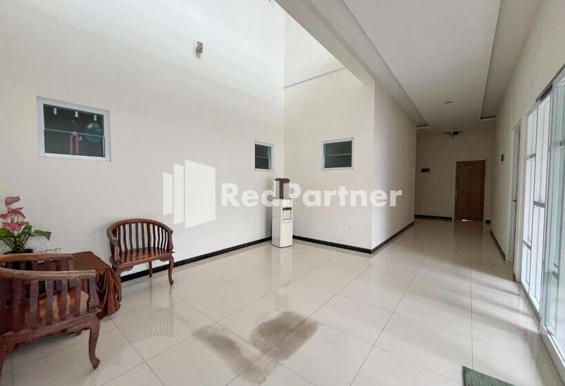 호텔 Griya Borobudur Malang Syariah Redpartner