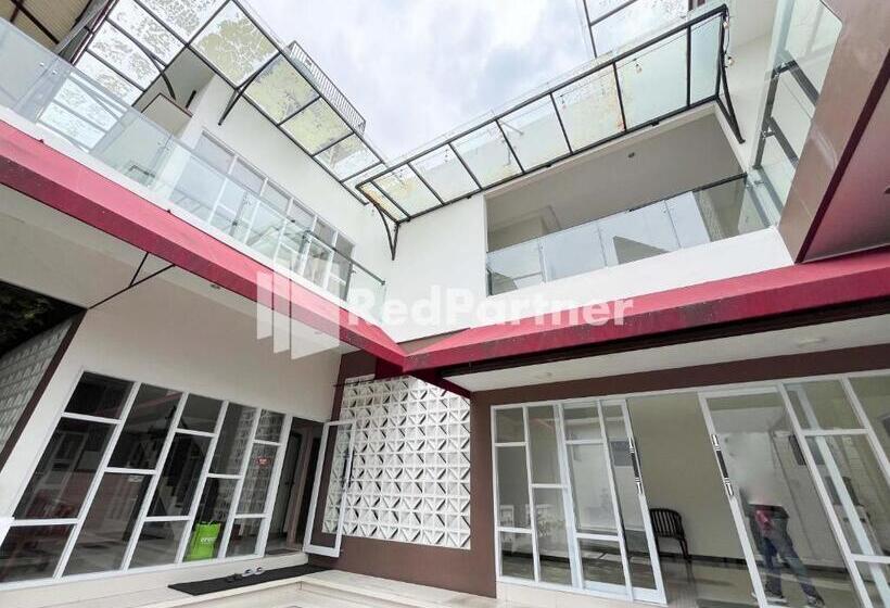 호텔 Griya Borobudur Malang Syariah Redpartner