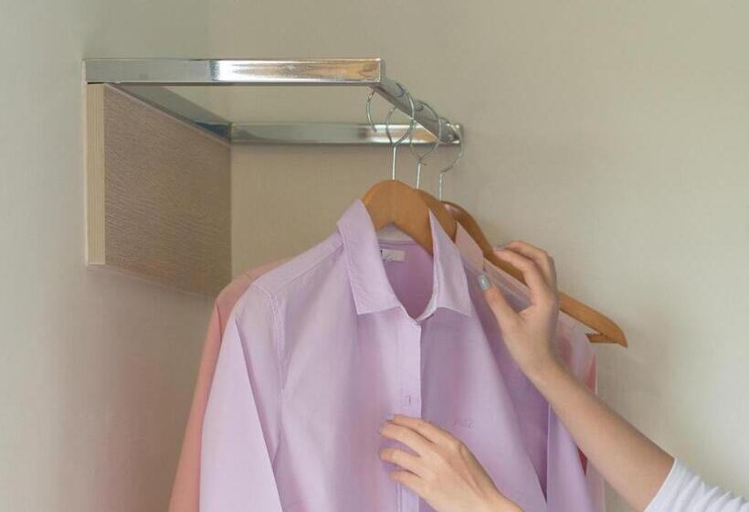 בית מלון כפרי Hop Inn Kanchanaburi Building B