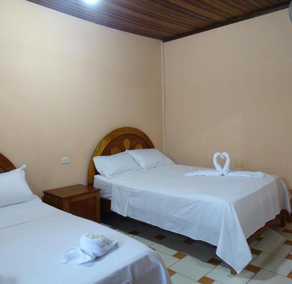 Отель Hostal Ucayali