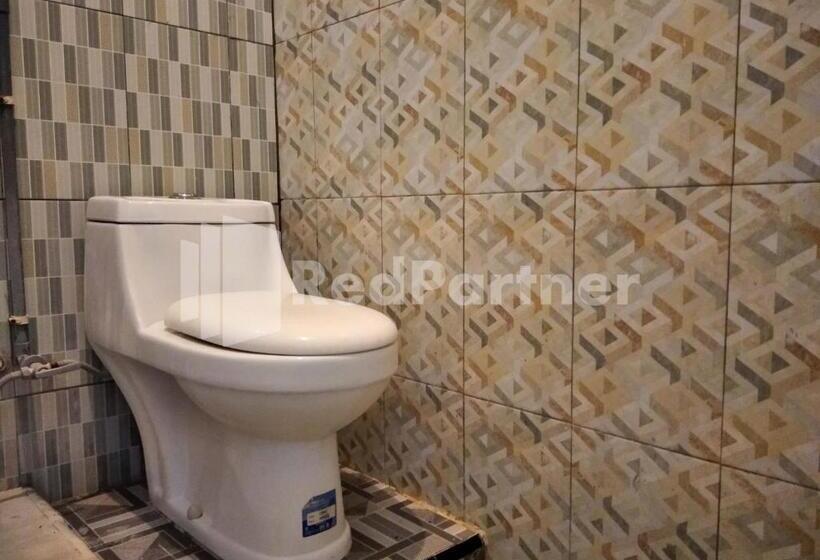 فندق Lh101 Guest House Syariah Near Makam Sunan Bonang Redpartner