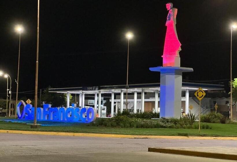 Nuevo Hotel Mitre 83