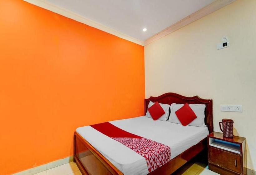 בית מלון כפרי Oyo Dev Holiday Homestay