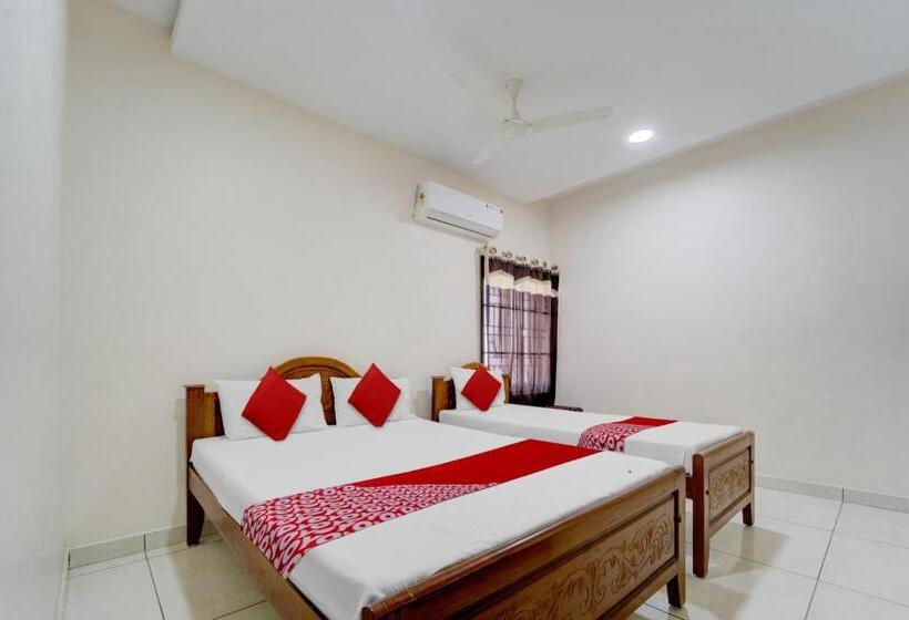 Отель O Mala Residency