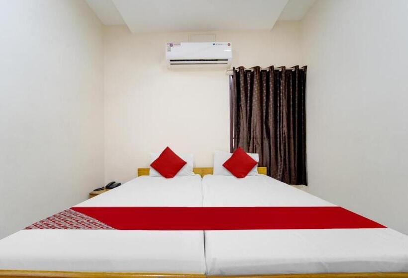 Отель O Mala Residency