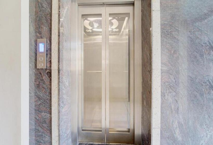 Отель O Mala Residency