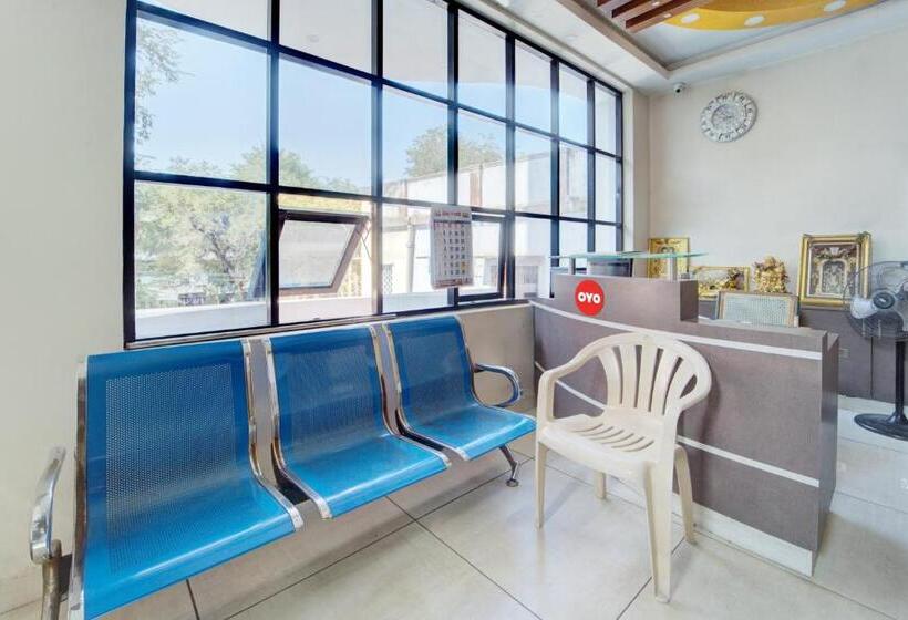 Отель O Mala Residency